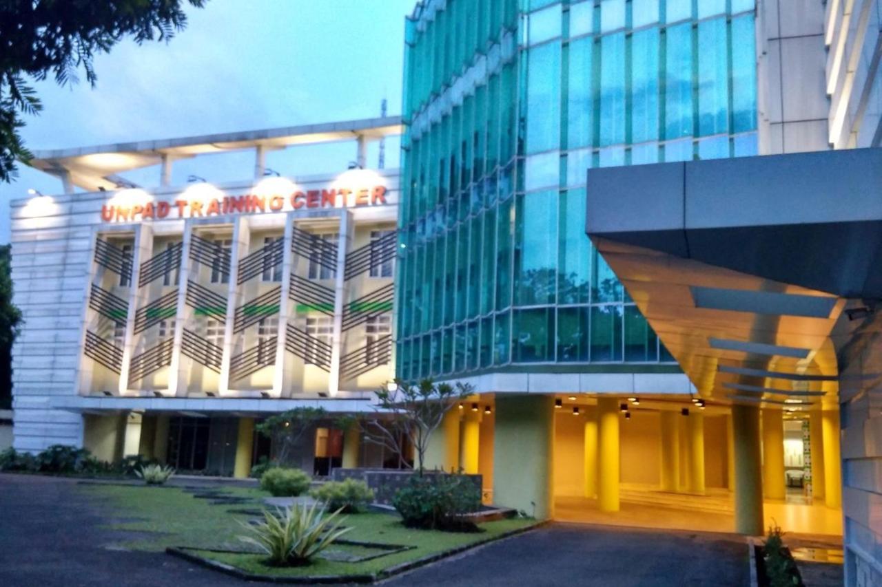 Utc Dago Hotel 반둥 외부 사진